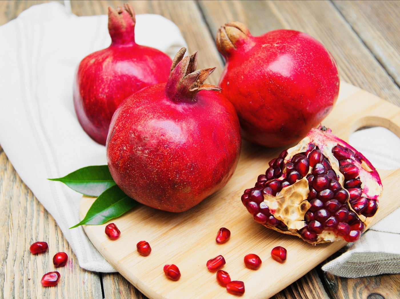 Angel Red Pomegranate Grafted Fruit Plant – High Yielding Sweet Juicy Anar Tree Variety